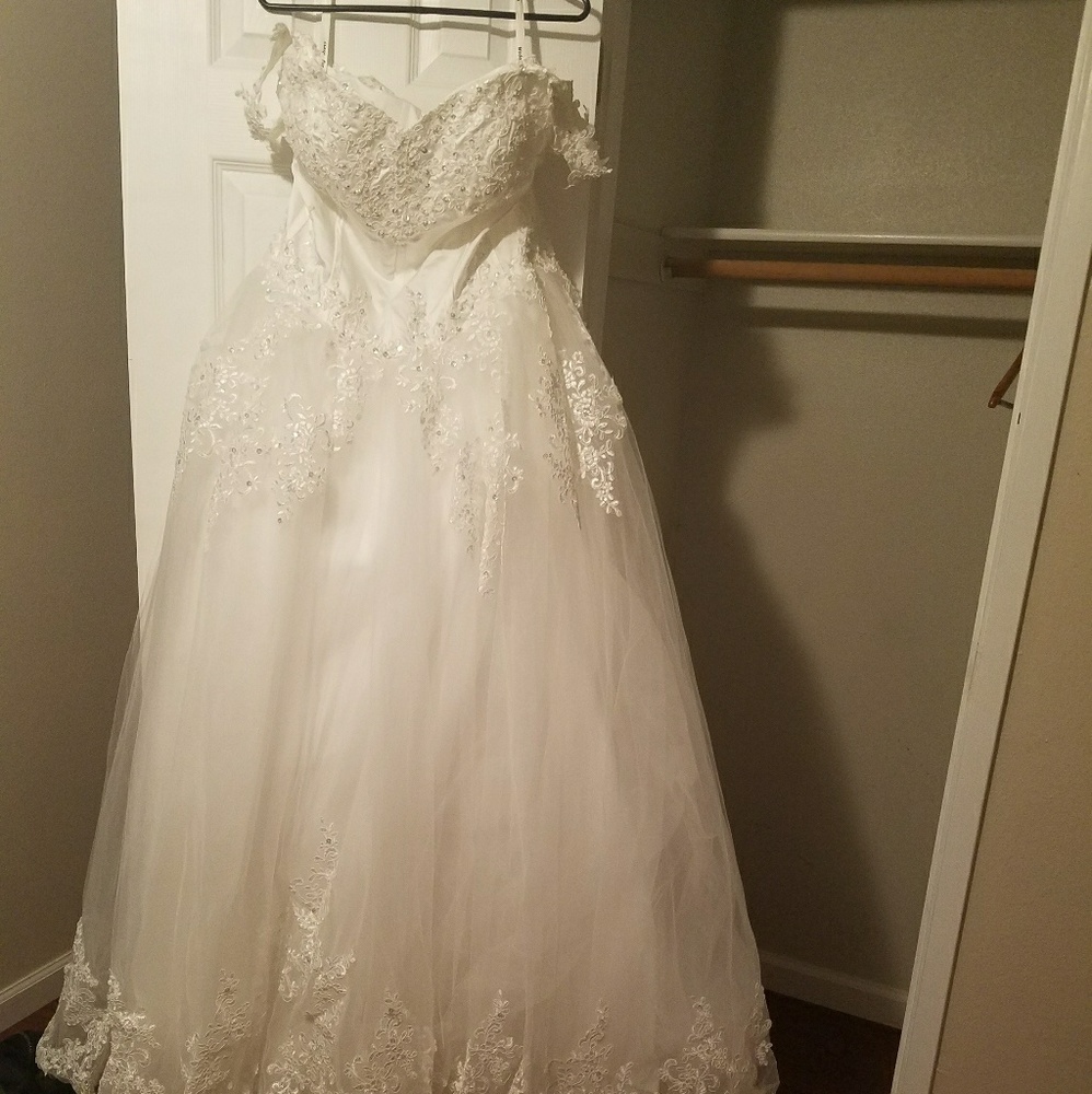 Wedding Dress - Picture 3 of 3